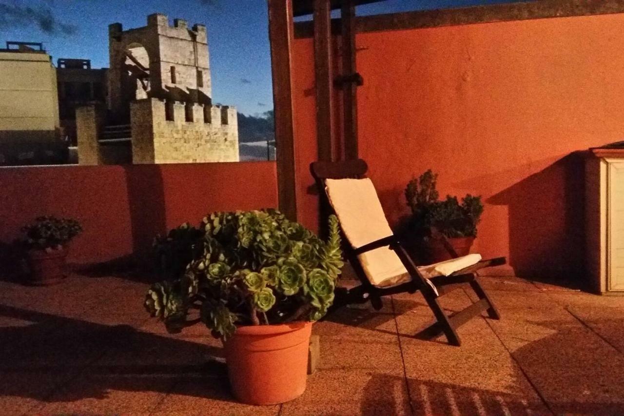 Appartement Attico In Centro Con Vista Della Torre - Cozy Penthouse Facing To The Tower à Oristano Extérieur photo